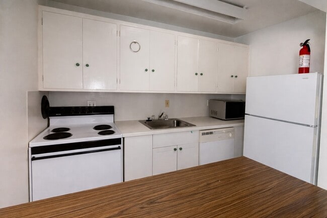 Building Photo - 425 Hawthorne St