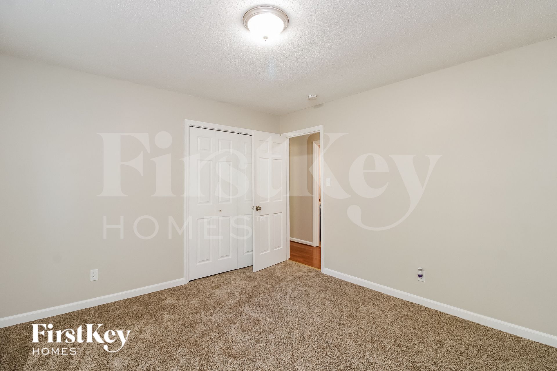 Building Photo - 4923 Shady Pine Dr