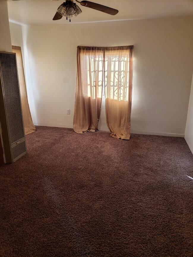 Building Photo - 160 S Maryland St