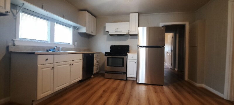 Building Photo - 1610 24th Ave N