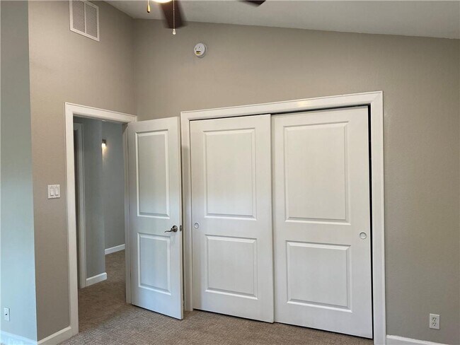 Building Photo - 1514 Betty Jo Dr