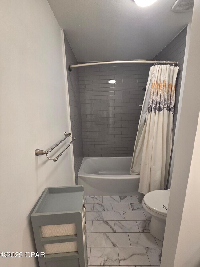 Building Photo - 1303 Sutherland Ct