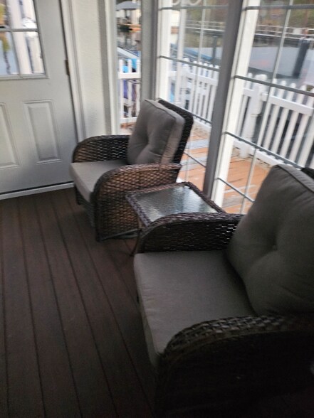 Building Photo - 18989 NE Marine Dr