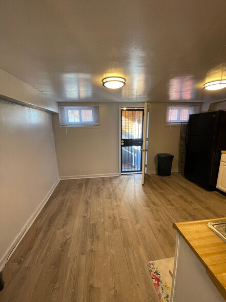 Primary Photo - 204 34th St NE