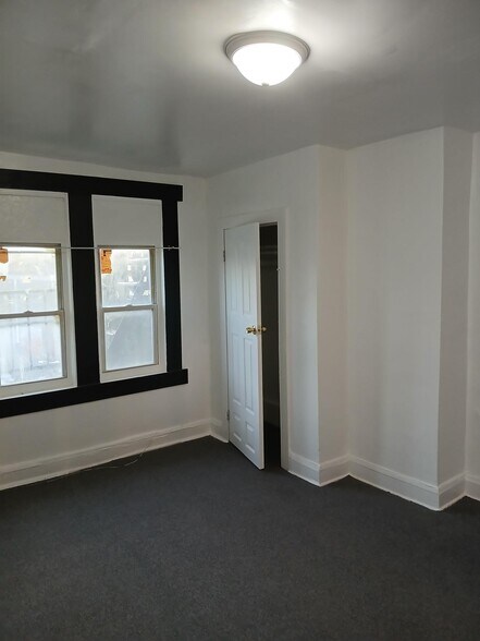 Building Photo - 1716 McCulloh St