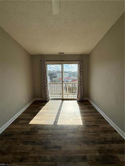 Building Photo - 9706 7th Bay St