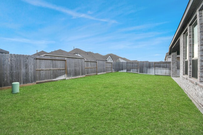 Building Photo - 25931 Dawning Torch Trce