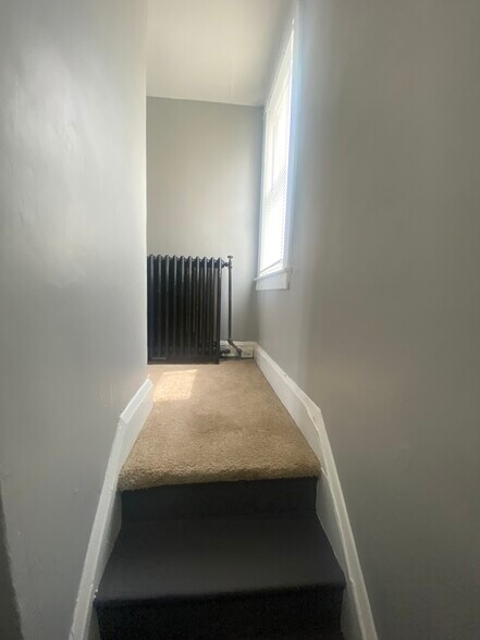 master bedroom landing - 606 N Woodington Rd