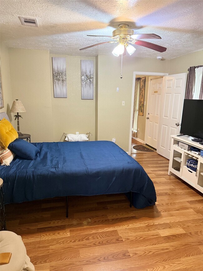 Building Photo - 335 Anchor Way