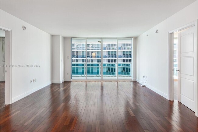 Building Photo - 1800 N Bayshore Dr