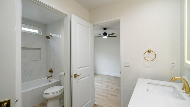 Building Photo - 48509 Calle Carmello