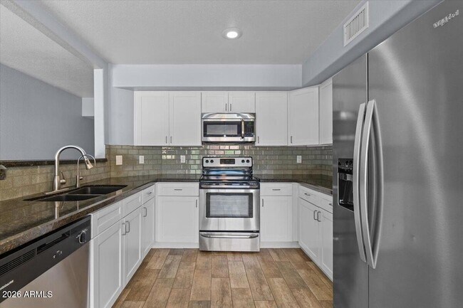 Building Photo - 3260 S Laguna Dr