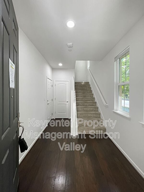 Building Photo - 638 Cedarville Ln