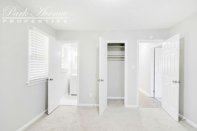 Building Photo - 4616 Castlebar Dr