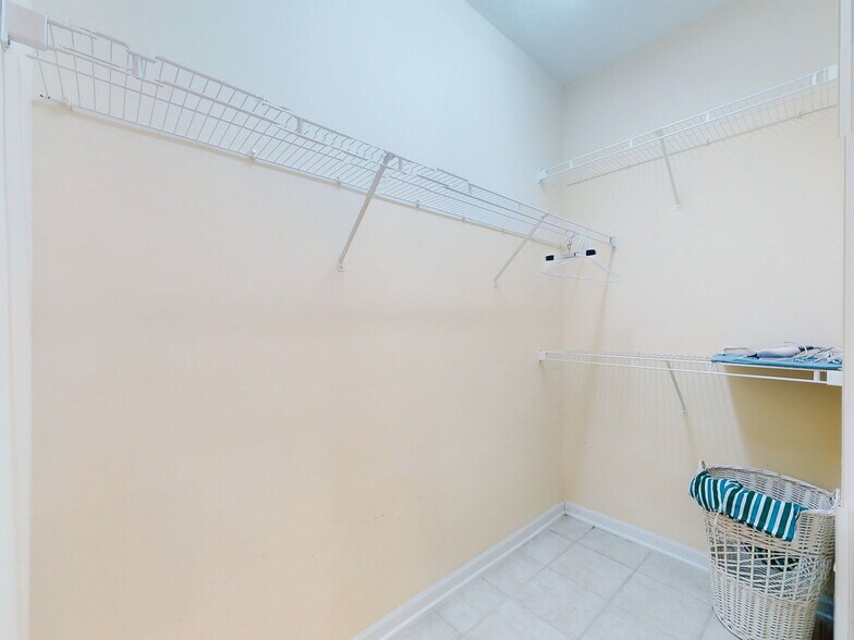 Building Photo - 1951 Turnbull Lakes Dr