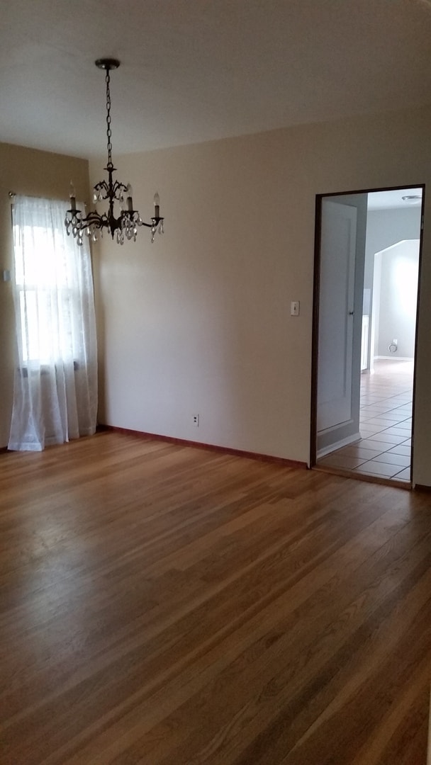 Building Photo - Occupied, do not disturb tenants. Barge-Chestnut Historic District Craftsman 2br 2ba home, with a...