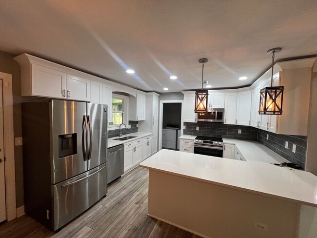 Building Photo - Available April!