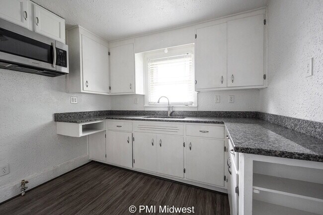 Building Photo - "Charming 3-Bedroom Home in Anderson's Hea...