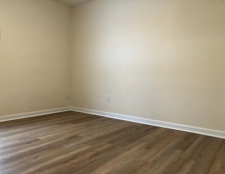 Building Photo - 1246 Goldfinch Dr