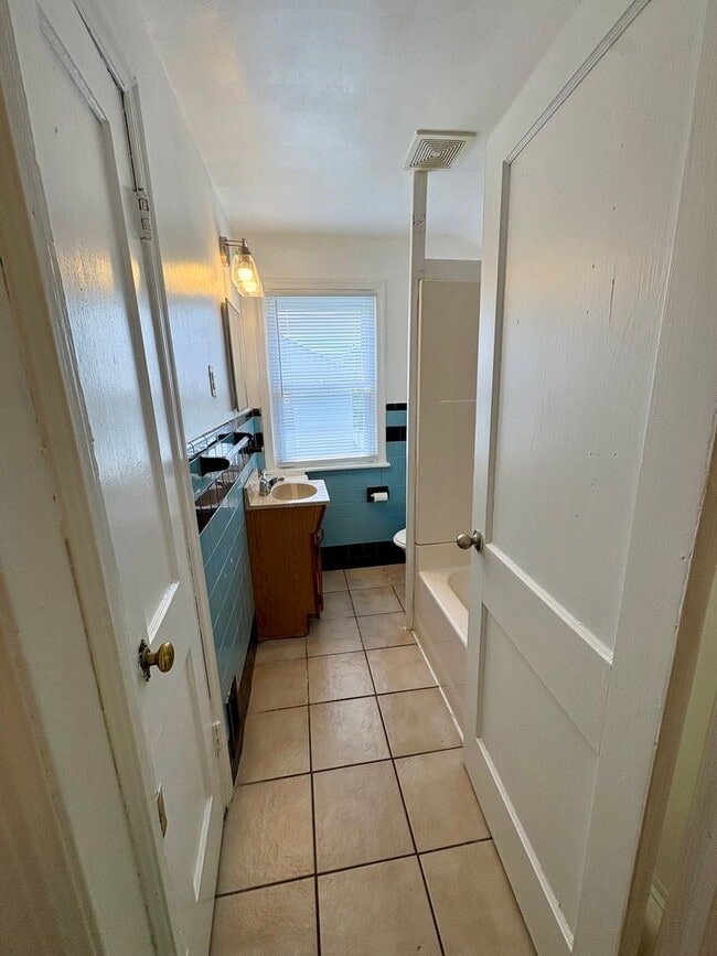 Building Photo - 118 Atlas Dr