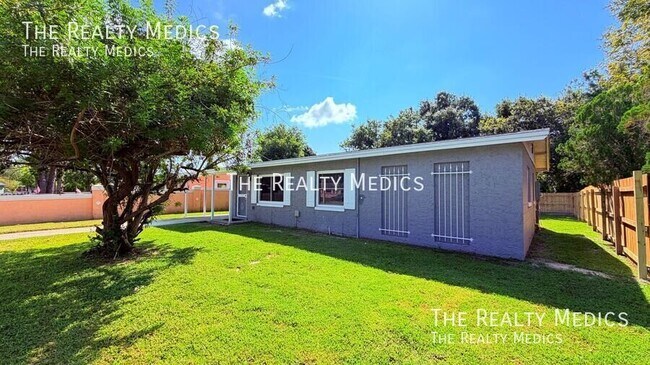 Building Photo - 5130 Lescot Ln