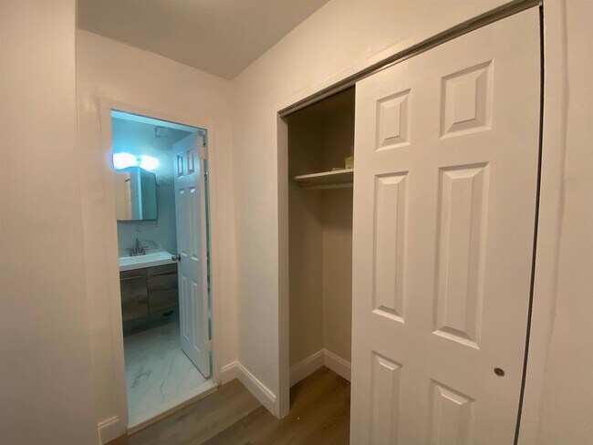 Building Photo - 10 Huron Ave