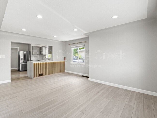 Building Photo - 550 Winona Ct