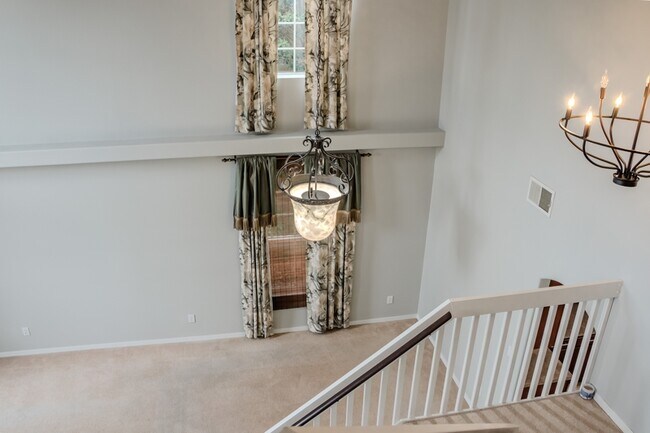 Building Photo - 1557 Amaryllis Cir