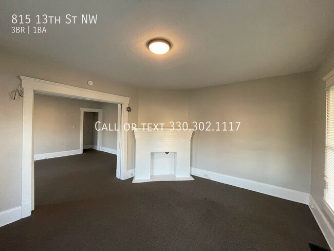 Building Photo - Large two bedroom one bathroom duplex for ...