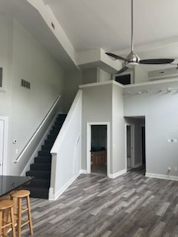 Building Photo - 2415 Brownsboro Rd