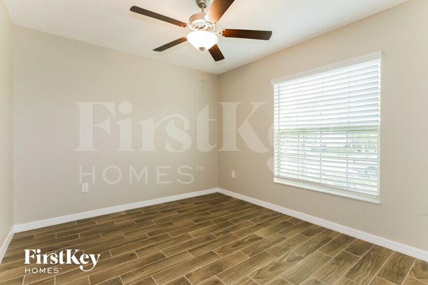 Building Photo - 10512 Strawberry Tetra Dr