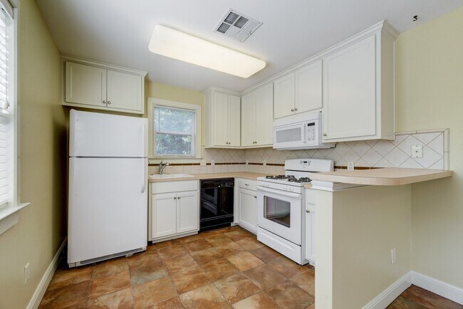 Building Photo - 4527 Avenue B