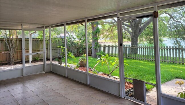 Building Photo - 2011 Cattleman Dr