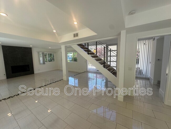 Building Photo - 4654 Galendo St