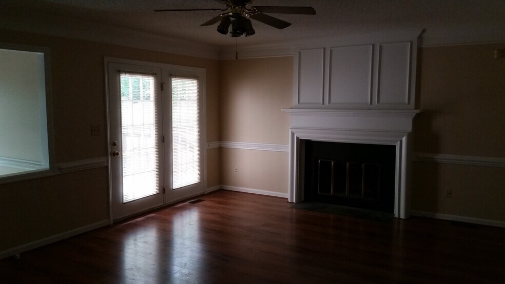Building Photo - 4619 Country Woods Ln