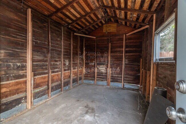 Building Photo - 444 E Sonoma Ave