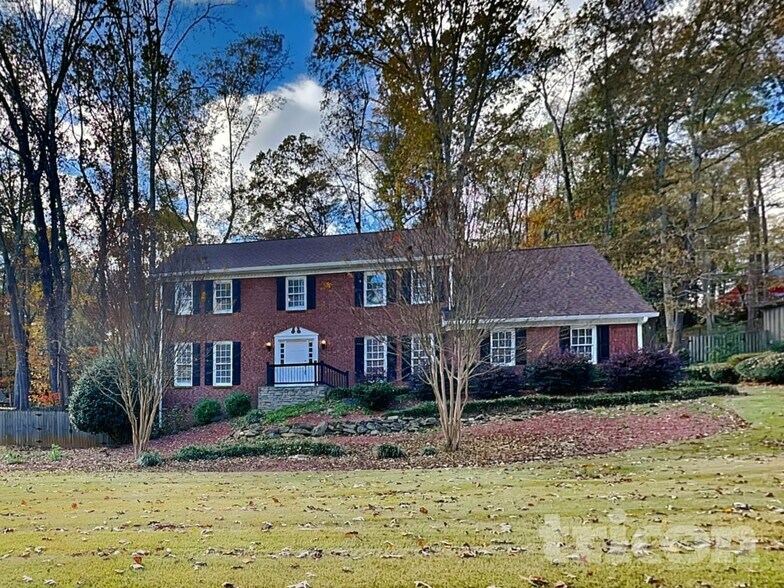 Primary Photo - 361 Willow Glenn Dr