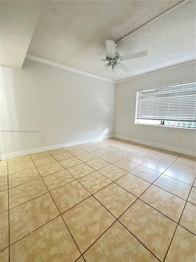 Building Photo - 6705 W 26th Dr