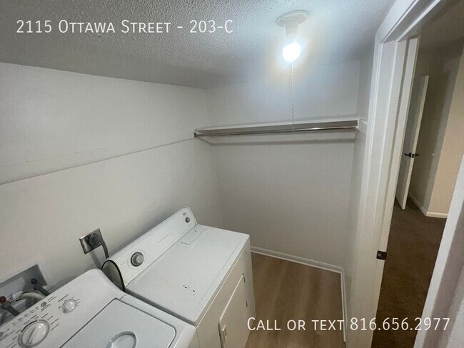 Building Photo - 2115 Ottawa St