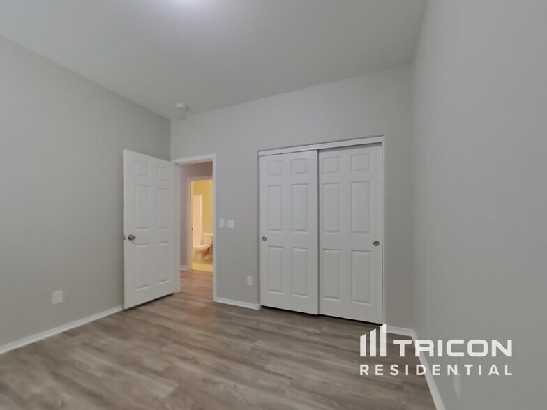 Building Photo - 18084 W Tina Ln