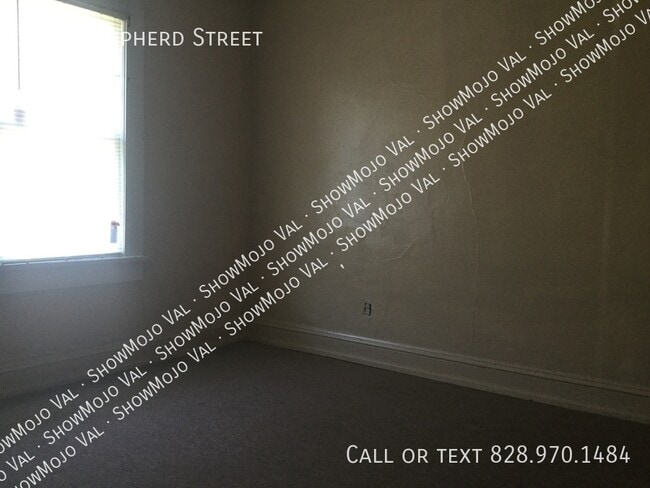 Building Photo - 1028 Shepherd St