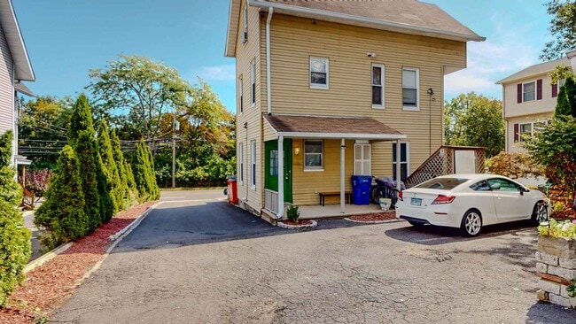 Building Photo - Bright & Spacious 1-Bedroom Apartment