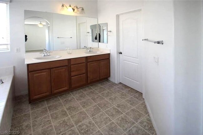 Building Photo - 729 Calamus Palm Pl