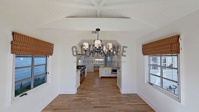 Building Photo - Beautiful Two-Level 5Bd 3.5Ba Home in Newport Beach