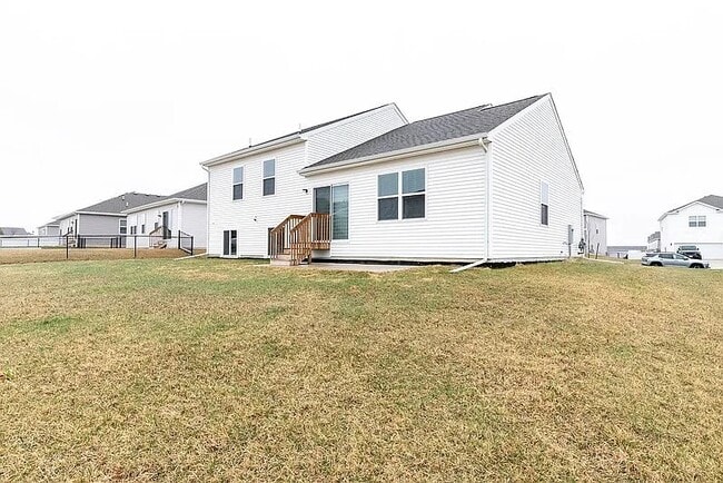 Building Photo - 1065 Waukee Ave