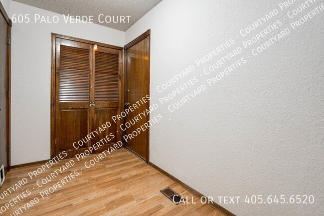 Building Photo - 605 Palo Verde Ct
