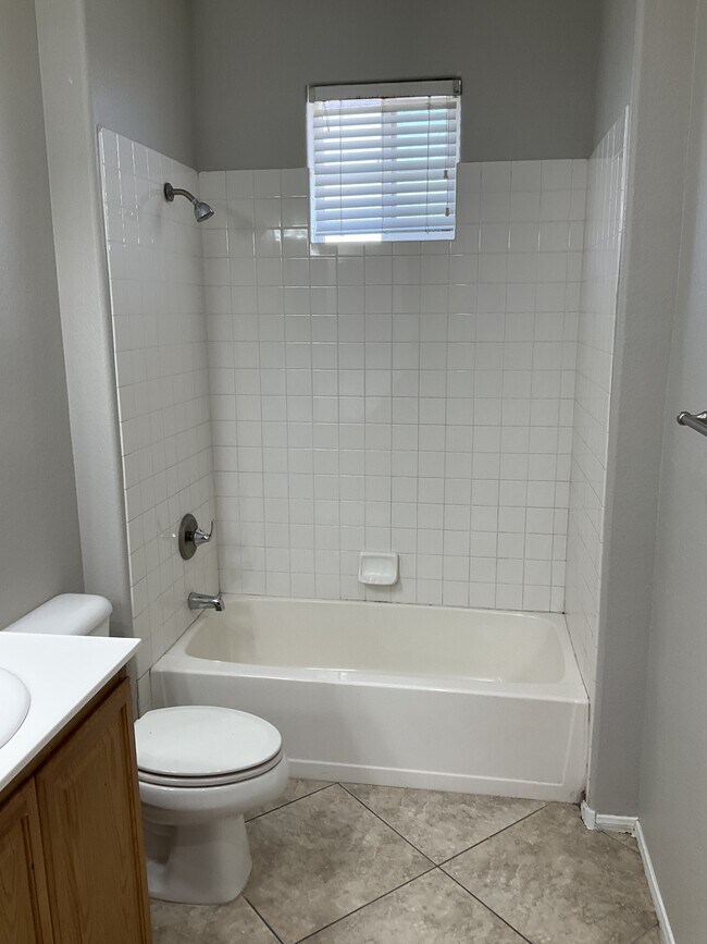 Building Photo - 769 Feather Ridge Dr