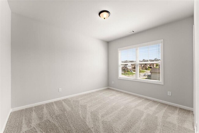 Building Photo - 4656 Silver Oak Dr SW