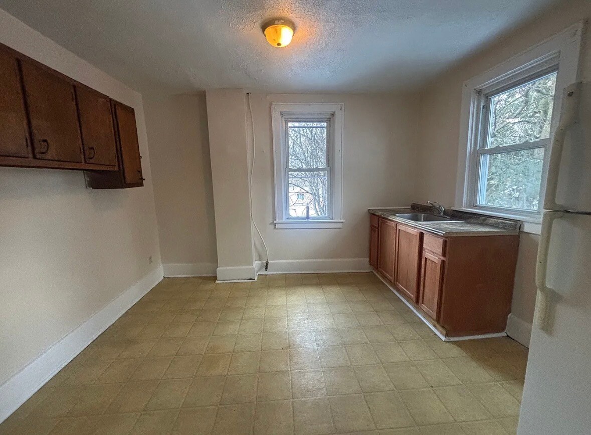 Building Photo - 254 Hillside Ave