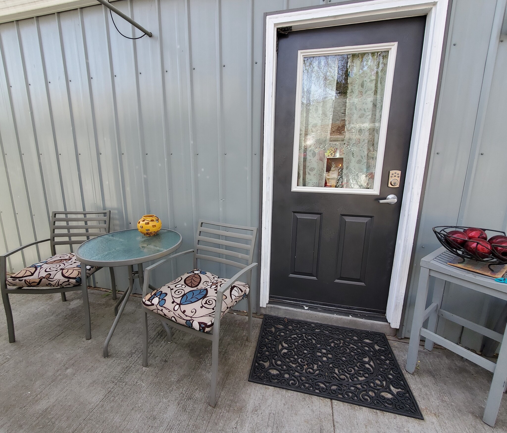 Outdoor seating - 3019 N 35th St